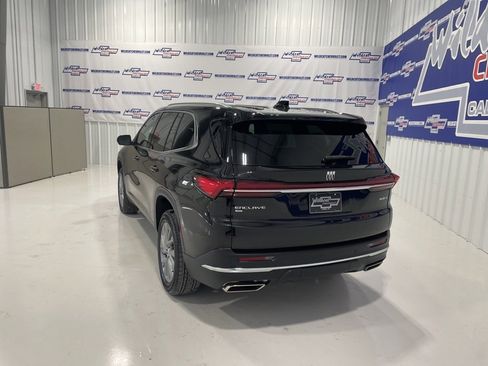 Used 2025 Buick Enclave Preferred image 8