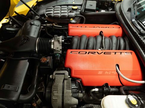 Used 2003 Chevrolet Corvette Z06 w/ Memory Package, 3 Drivers image 2