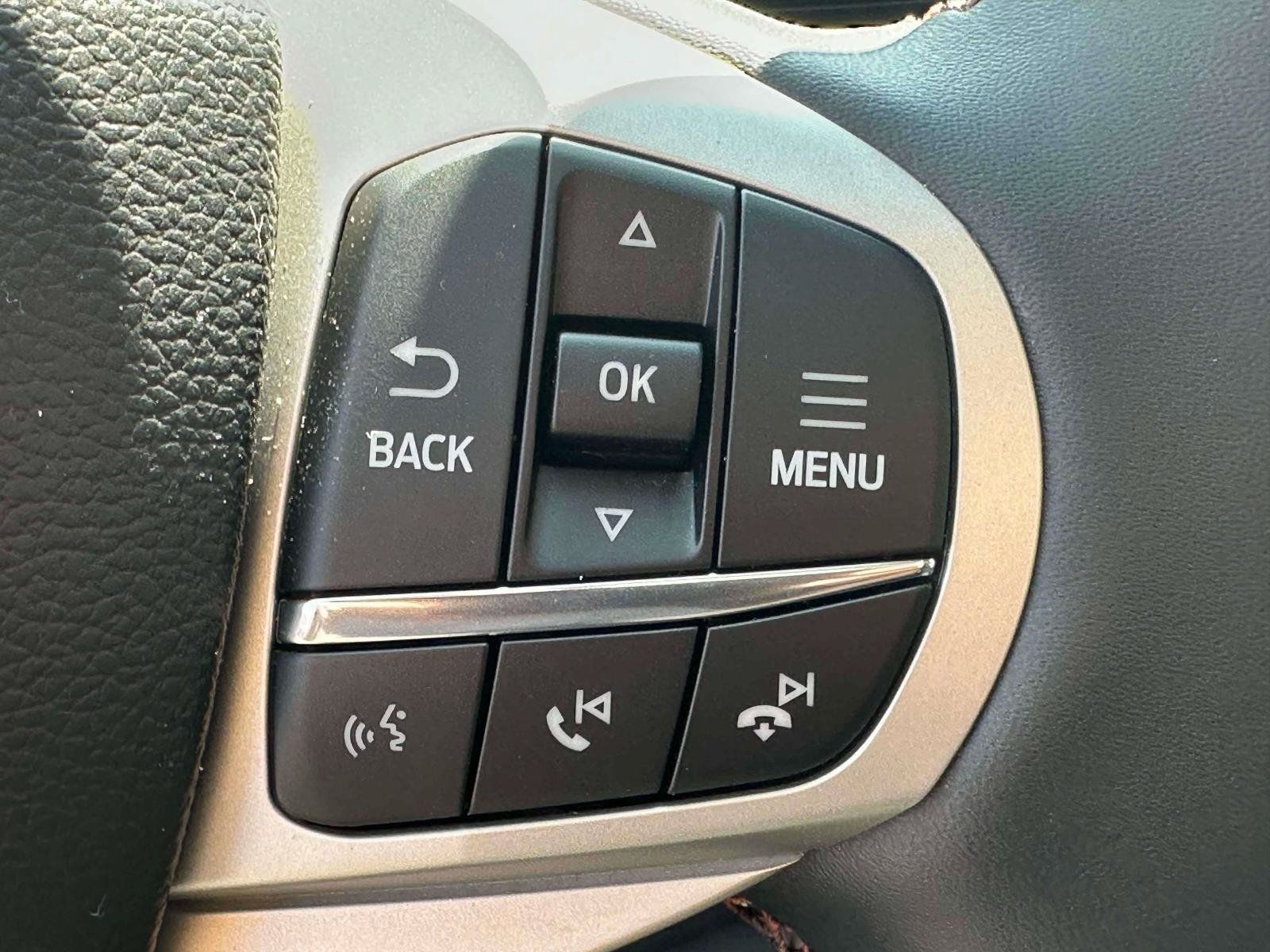 Used 2026 Ford Explorer Active AWD/4WD image 21
