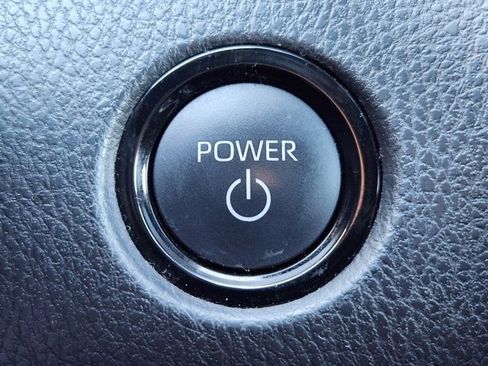 Used 2025 Toyota Camry XLE image 20