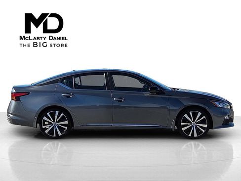 Used 2019 Nissan Altima 2.5 SR w/ SR Premium Package image 6