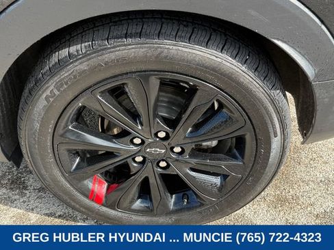 Used 2023 Chevrolet Bolt EUV LT w/ Convenience Package FWD image 12