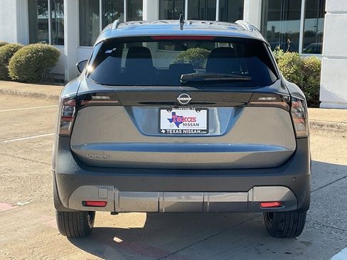 New 2026 Nissan Kicks SV w/ SV Premium Package image 6