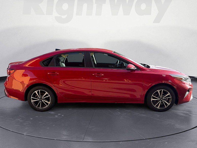 Used 2024 Kia Forte LXS w/ LXS Technology Package FWD image 6
