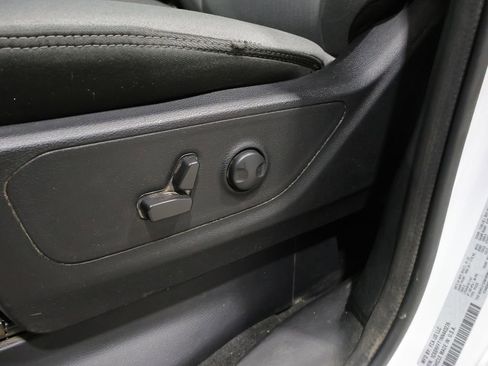 Used 2022 RAM 1500 Big Horn image 24