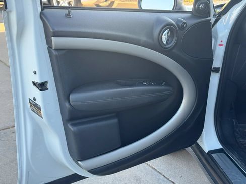 Used 2016 MINI Cooper Countryman w/ Premium Package FWD image 10