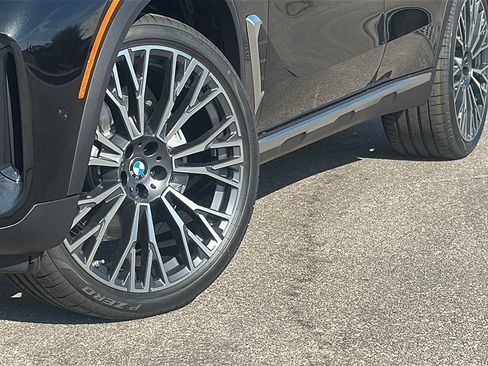 New 2026 BMW X5 xDrive40i w/ Premium Package image 3