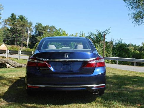 Used 2017 Honda Accord LX image 4
