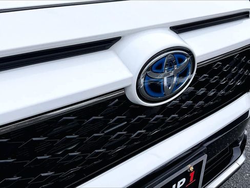 Certified 2023 Toyota RAV4 SE image 27