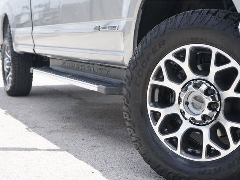 Used 2020 Ford F350 Lariat w/ Lariat Ultimate Package AWD/4WD image 2
