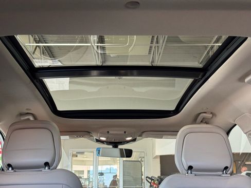 Used 2020 Lincoln Nautilus Reserve w/ Equipment Group 201A image 11