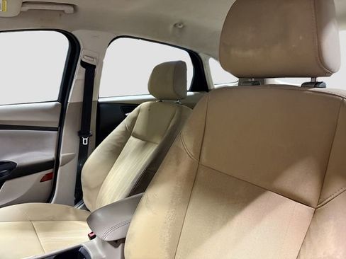 Used 2018 Ford Focus SE FWD image 21