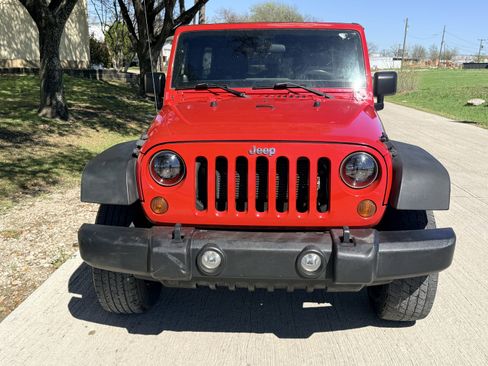 Used 2012 Jeep Wrangler Unlimited Sport image 12