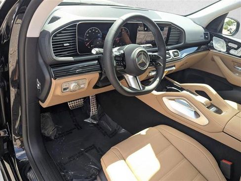 New 2026 Mercedes-Benz GLS 450 4MATIC image 3