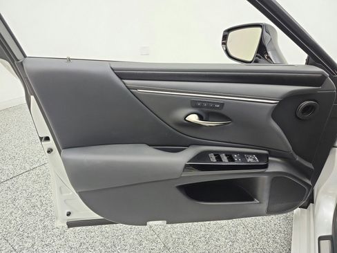 Used 2025 Lexus ES 350 w/ Premium Package FWD image 14
