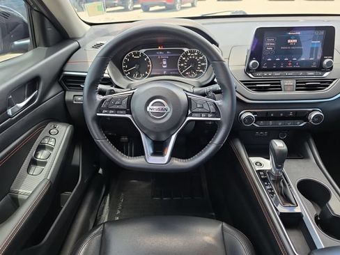 Used 2019 Nissan Altima 2.5 SR FWD image 9