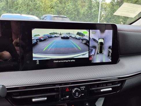 New 2025 Nissan Kicks SR image 8