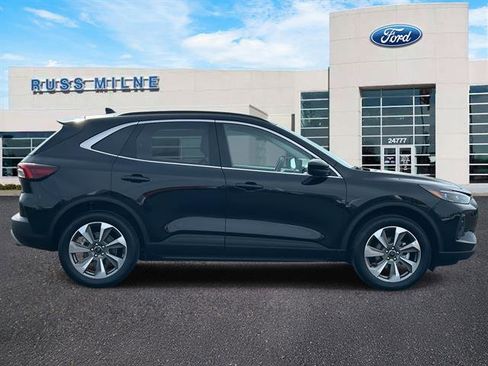 Used 2025 Ford Escape Platinum image 2