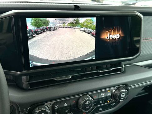 New 2026 Jeep Wrangler Unlimited Rubicon w/ Whitecap Package AWD/4WD image 20