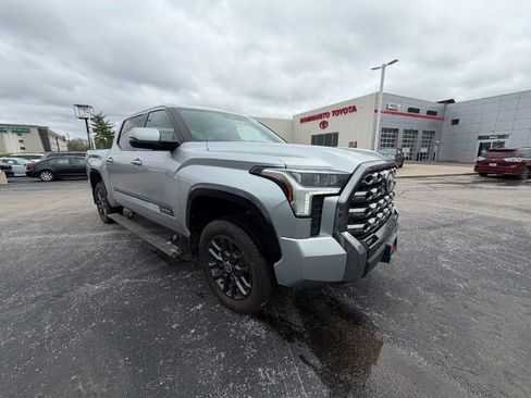 Used 2024 Toyota Tundra Platinum AWD/4WD image 2