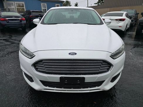 Used 2016 Ford Fusion SE FWD image 8