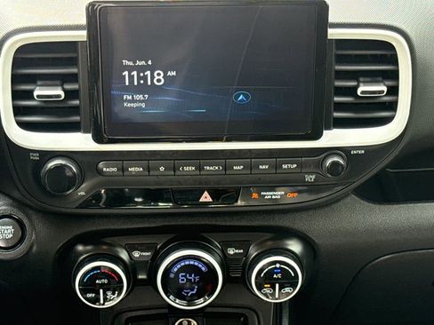 Certified 2025 Hyundai Venue Limited FWD image 12