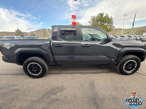 Certified 2025 Toyota Tacoma TRD Off-Road AWD/4WD image 10