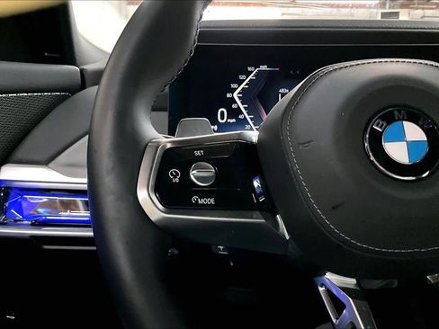 Used 2025 BMW 760i xDrive image 20