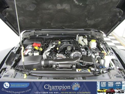 Used 2023 Jeep Gladiator Rubicon w/ LED Lighting Group AWD/4WD image 46