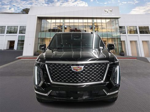 New 2026 Cadillac Escalade Luxury image 2