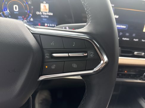 Used 2025 Chevrolet Equinox ACTIV w/ Safety and Technology Package AWD/4WD image 20