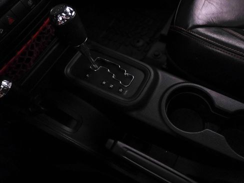 Used 2017 Jeep Wrangler Unlimited Rubicon AWD/4WD image 20