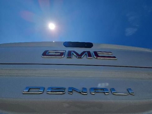 Used 2023 GMC Sierra 1500 Denali w/ Denali Reserve Package AWD/4WD image 10