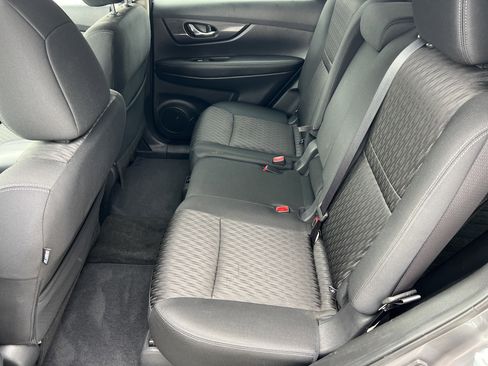 Used 2019 Nissan Rogue SV image 22