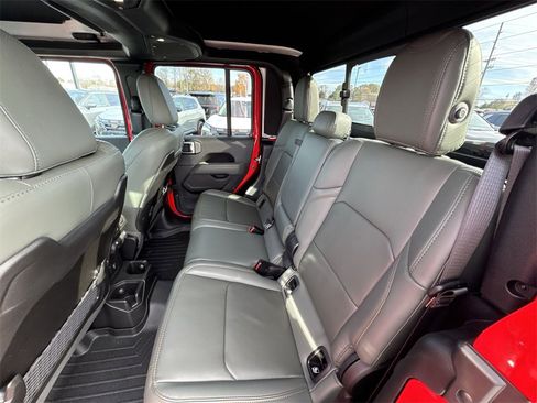 Used 2024 Jeep Gladiator Mojave image 23