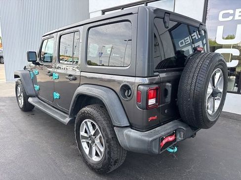 Used 2018 Jeep Wrangler Unlimited Sport S AWD/4WD image 3