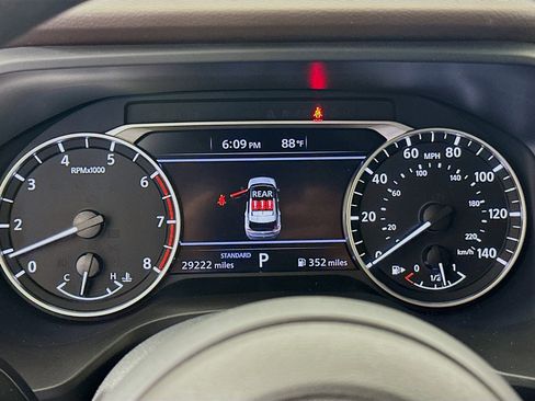 Used 2023 Nissan Rogue S image 19