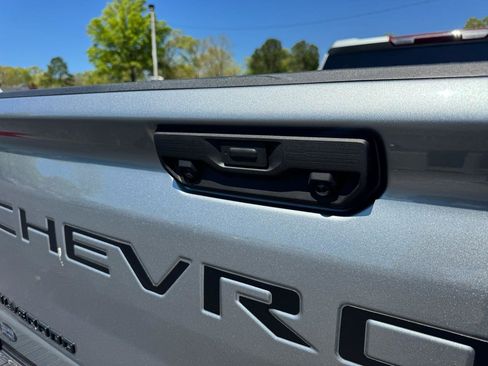 Used 2025 Chevrolet Silverado 2500 Custom w/ Custom Value Package image 8