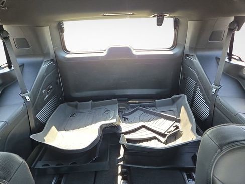 Used 2023 GMC Yukon Denali AWD/4WD image 12