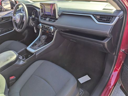 Used 2025 Toyota RAV4 LE image 29
