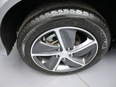 Certified 2019 Honda HR-V Touring image 12