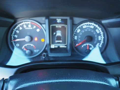 Used 2022 Toyota Tacoma SR image 15