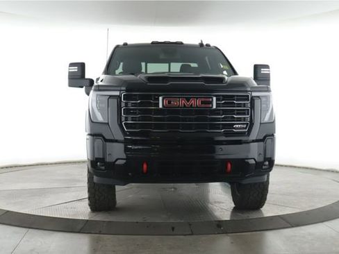 Used 2025 GMC Sierra 2500 AT4 AWD/4WD image 12