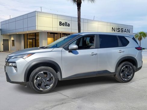 Certified 2025 Nissan Rogue SV FWD image 2