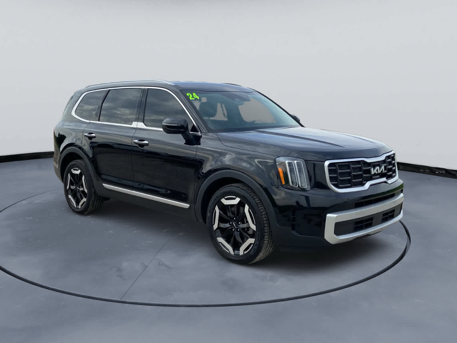 Used 2024 Kia Telluride S FWD image 3