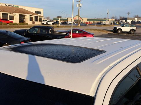 Used 2011 Ford F150 Lariat w/ Lariat Plus Pkg image 4