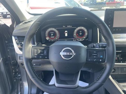 Used 2026 Nissan Rogue SL FWD image 19