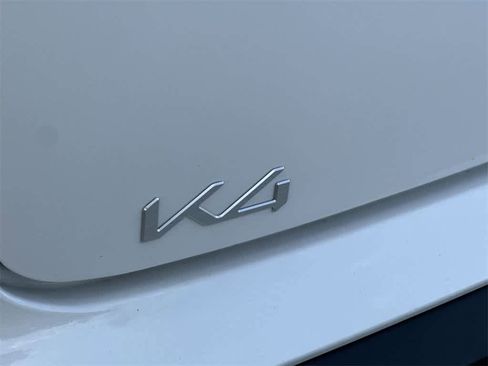New 2025 Kia K4 LX image 10