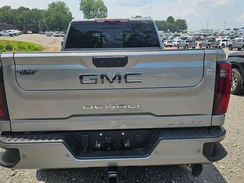 Used 2025 GMC Sierra 2500 Denali Ultimate w/ Max Trailering Package AWD/4WD image 4