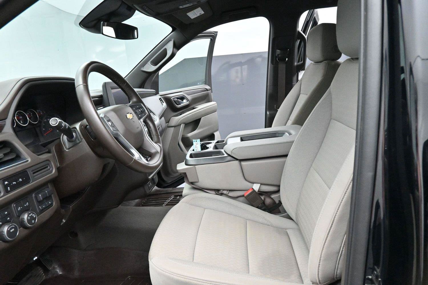 Used 2023 Chevrolet Suburban LS AWD/4WD image 15